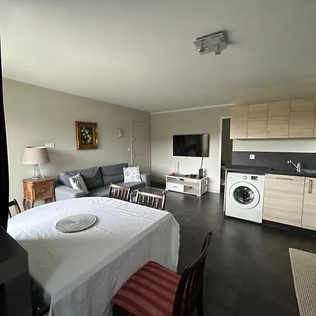 Balcon Avec Vue Sur Golf A Apartment