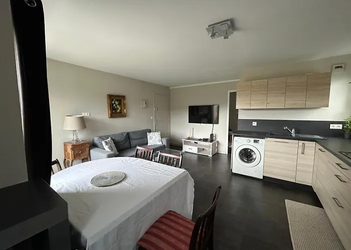 Balcon Avec Vue Sur Golf A Apartment